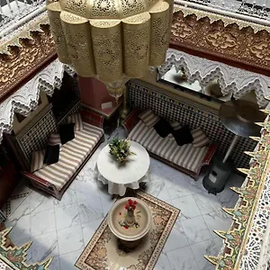 Elijah Marrakech And Pensión